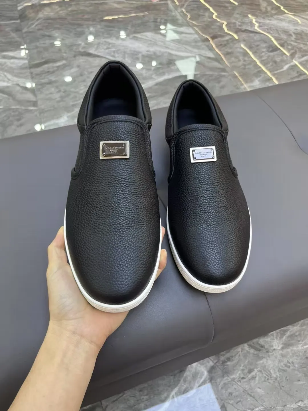 Men's Men's Shoes 💰400 [New Style] 🐝🐝DG men's calfskin sneakers Portofino Yacht shoes, simple and versatile design, unique saddle leather soles. The Dolce &G logo rear wing is the icing on the cake. Imported cowhide + rubber outsole Size: 39-44 (customized at 38.45)